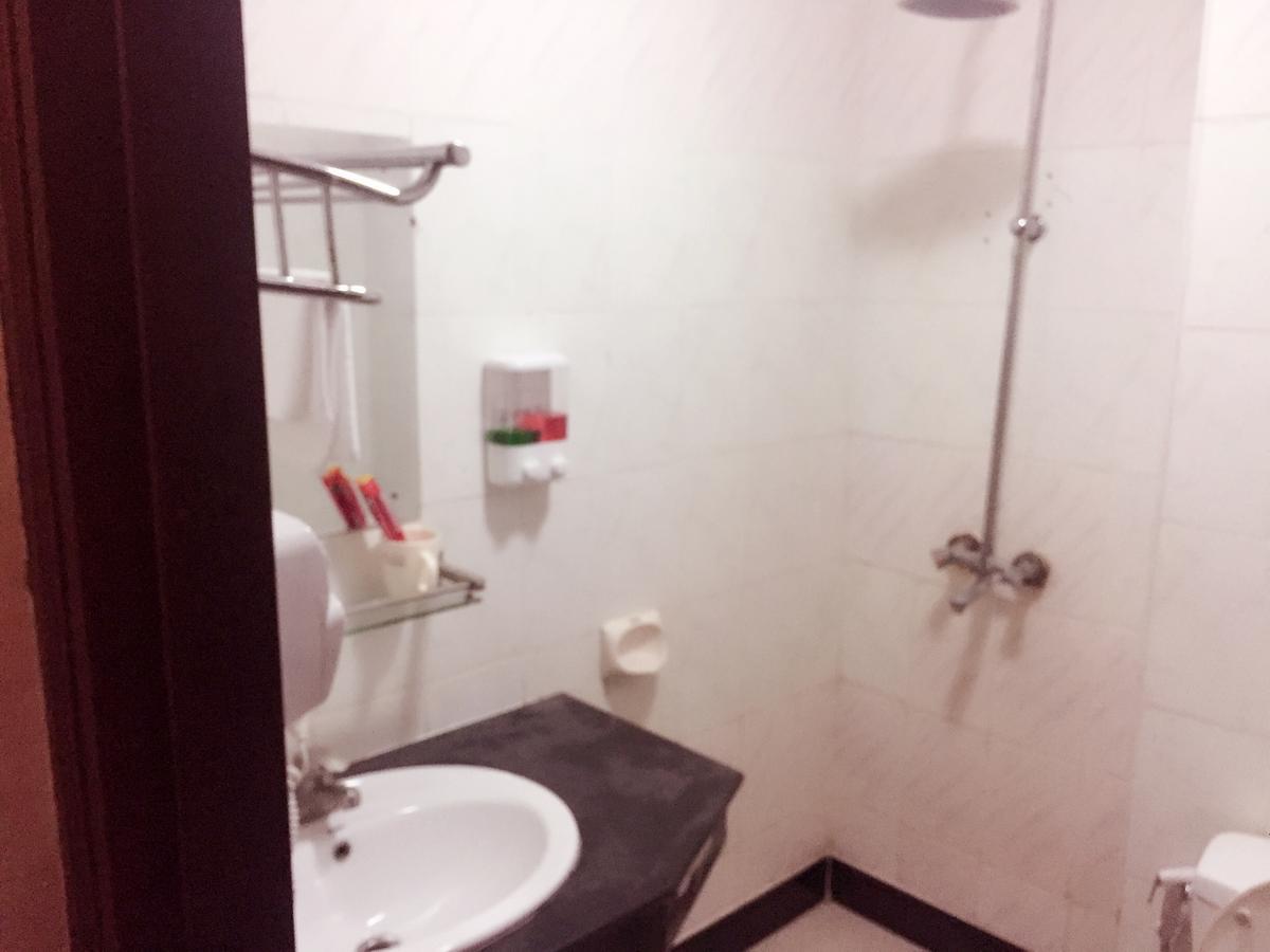 New Yuetan Hotel Дар ес Саалам Екстериор снимка
