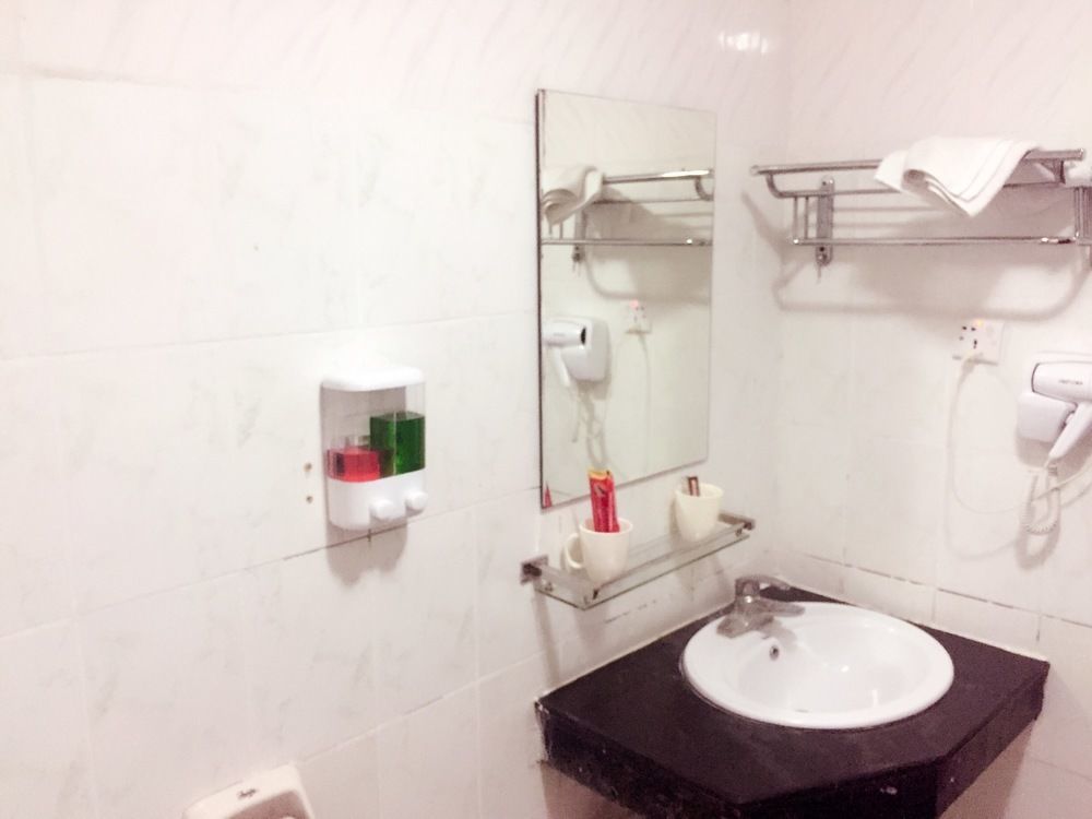 New Yuetan Hotel Дар ес Саалам Екстериор снимка